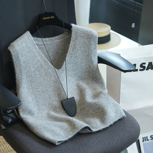 虫小小基础百搭V领针织背心