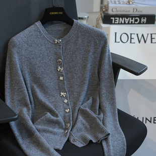 虫小小 通勤上衣904G 气质设计感慵懒钻扣纯羊毛百搭显瘦针织开衫