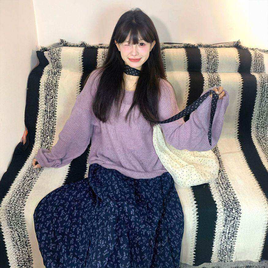 温柔风甜妹穿搭一整套宽松紫色圆领套头毛衣女学生+碎花半身裙子