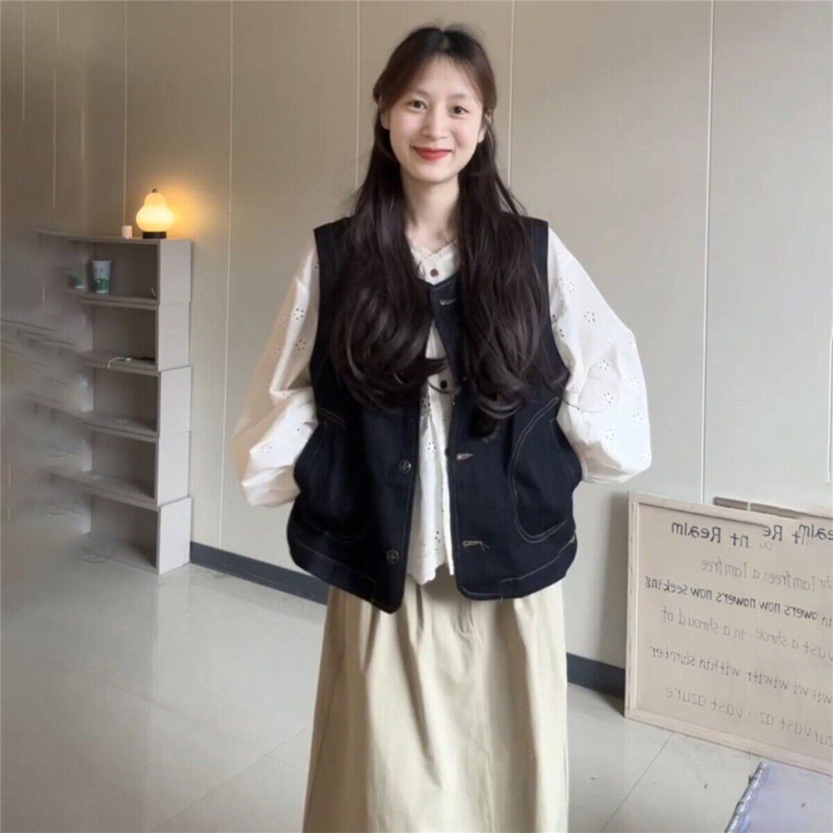 秋冬季穿搭一整套港味复古牛仔开衫马甲白色长袖镂空衬衫半身裙