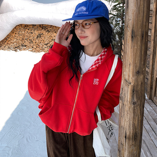 NVPVVA 新款红色格子拉链LOGO刺绣连帽卫衣短款宽松百搭显白帽衫