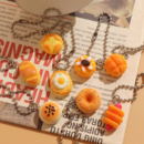 仿真菠萝包热狗面包食玩钥匙扣情侣挂饰女生个性 包包挂件创意礼物