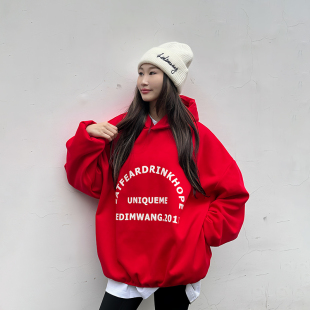 LEDIM WANG字母印花套头连帽卫衣女软糯舒适百搭红色外套秋冬新款