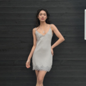 LEDIM 短裙2026春新款 WANG蕾丝针织吊带连衣裙女灰色轻奢修身 薄款