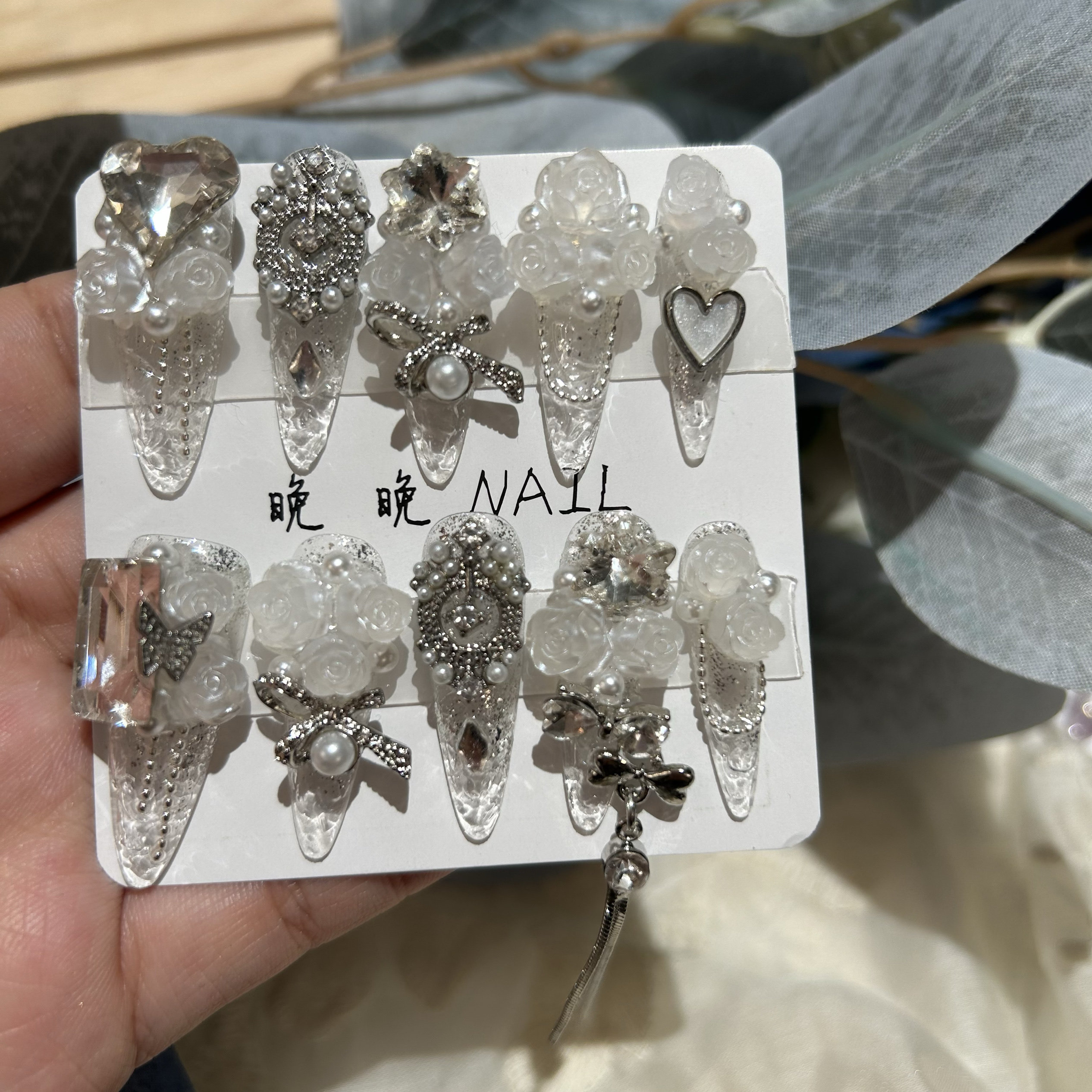 晚晚出品 纯手工穿戴甲碎冰冰款式水波纹形状2025新品穿戴式美甲,彩妆/香水/美妆工具,穿戴甲/甲片,淘宝优惠券,粉丝福利购,淘宝优惠卷