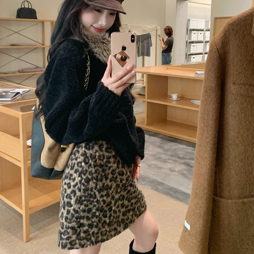 陈六六CHENLIULIU【辣妹宣言】美式复古设计感豹纹仿羊羔毛半身裙