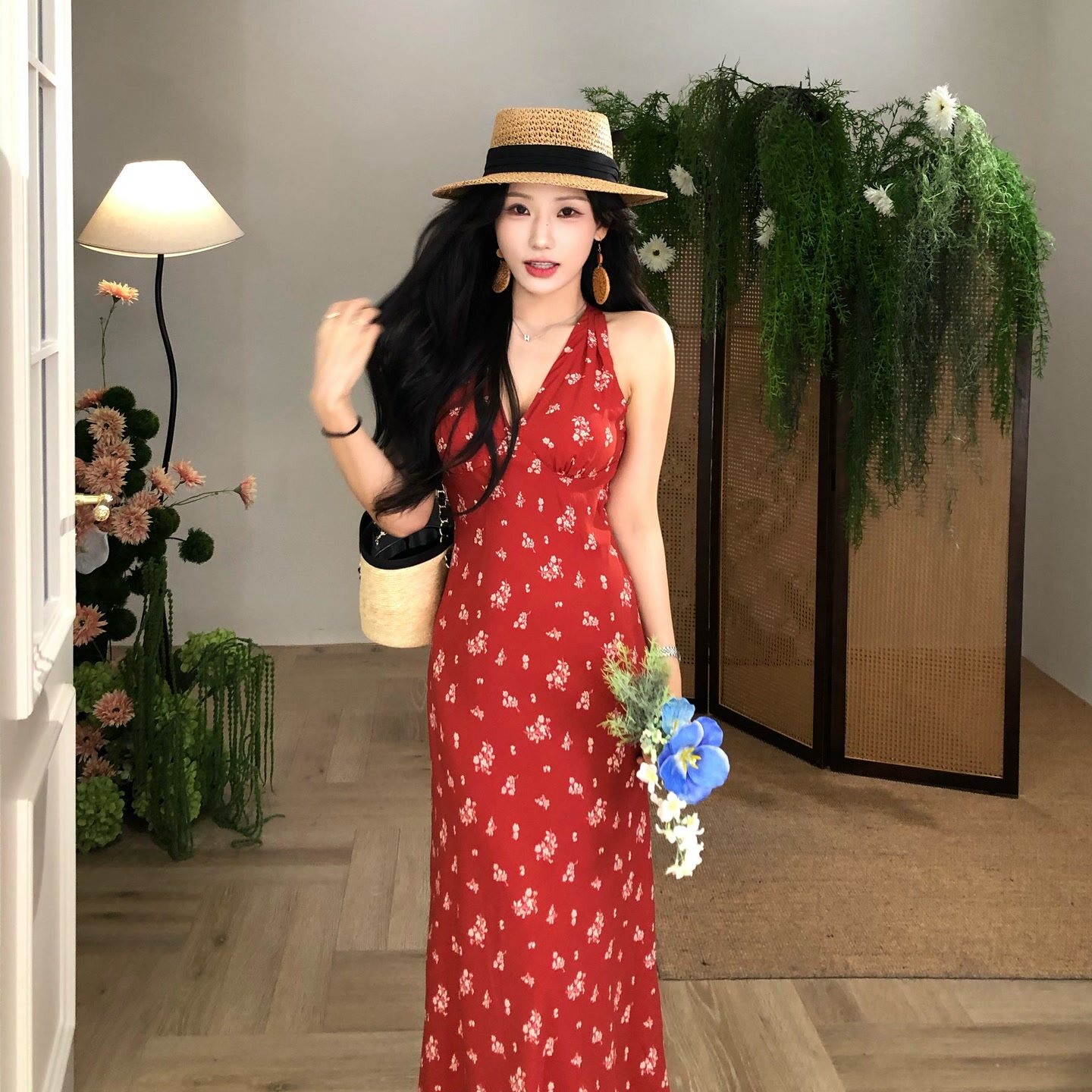 陈六六CHENLIULIU【花野信笺】明媚复古度假风碎花挂脖吊带连衣裙