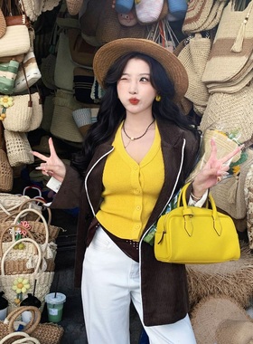 陈六六CHENLIULIU【黄色纯欲风】V领无袖针织背心
