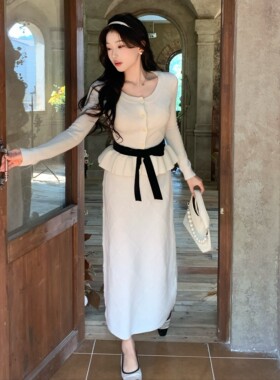 陈六六CHENLIULIU【温莎之恋】温柔白月光法式优雅设计感针织套装