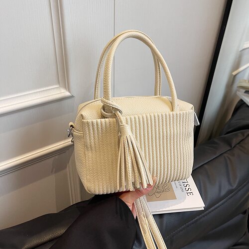 2026新款小方包轻奢百搭褶皱条纹时尚单肩外贸流苏手提通勤斜挎包