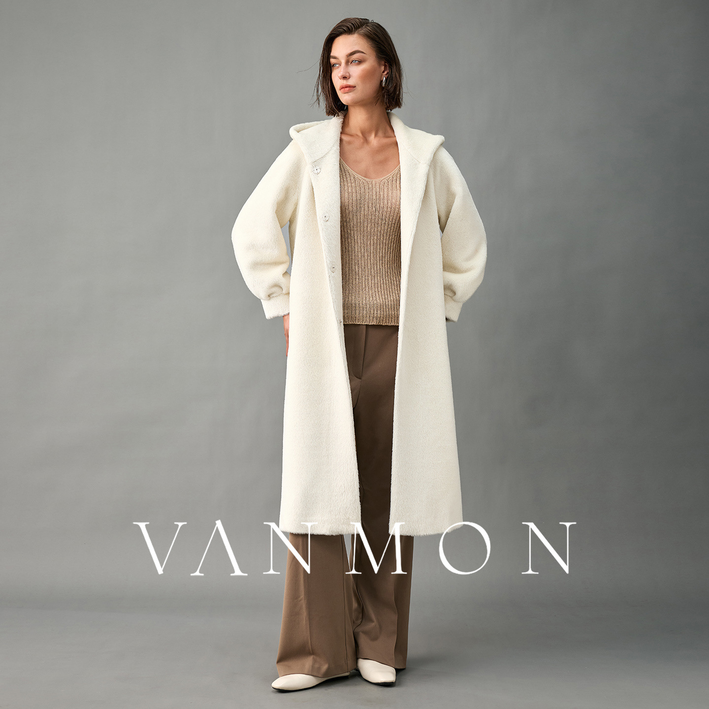 皇室婴驼大衣女秋冬2025加厚保暖连帽中长款宽松长袖暗扣毛呢