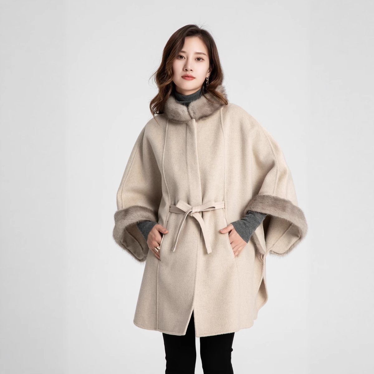 2025秋冬新品纯山羊绒水貂双面呢LP斗篷大衣女毛呢外套毛领赫本