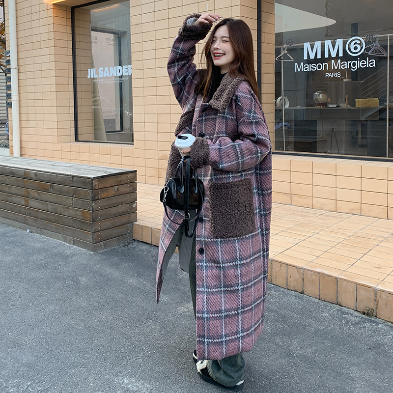 格纹羊羔毛拼接毛呢外套女秋冬超火好看高级小众中长加厚呢子大衣,女装毛呢外套,郎佰婉