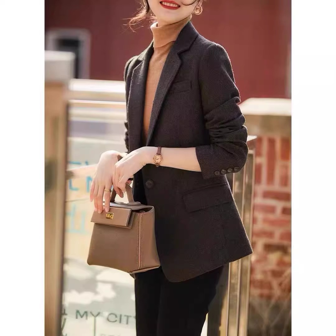 高阶复古深棕色修身短外套