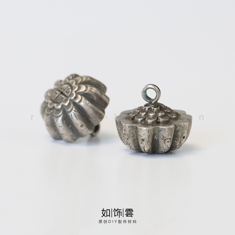 925银手工錾刻寿纹小花墩吊坠