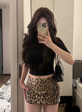 gusty欧美辣妹风性感豹纹亮片包臀裙高智感御姐V领半袖T恤上衣秋