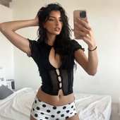 子 gusty欧美辣妹风时尚 上衣 性感镂空修身 热辣波点短裤 T恤泡泡袖