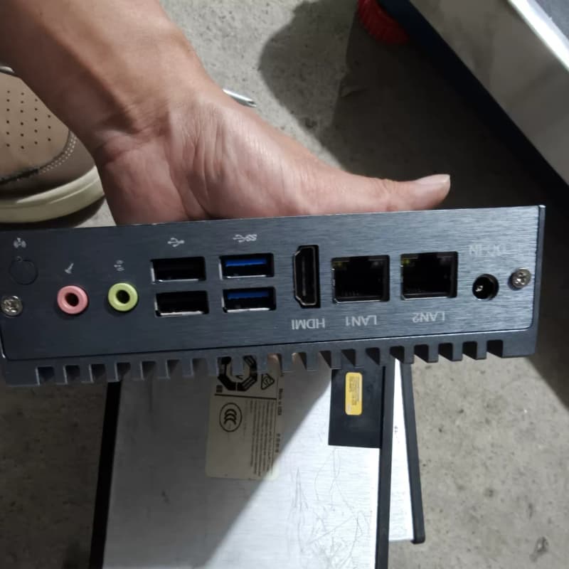 议价联想工控机ECE-233 8g内存 128g固态 看上的来维修