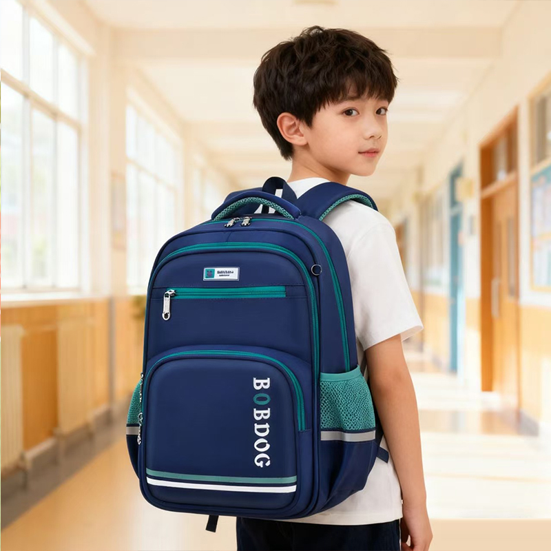 儿童书包男女孩大容量减负护脊