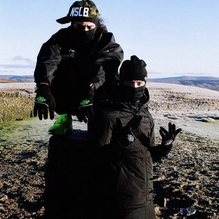 Synaworld手套保暖加绒防滑欧美明星同款嘻哈说唱休闲摩托车纯色