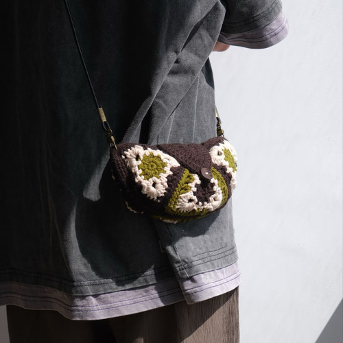 莫兰迪祖母格牛角包手工钩织精致零钱包斜挎送朋友礼物DIY材料包