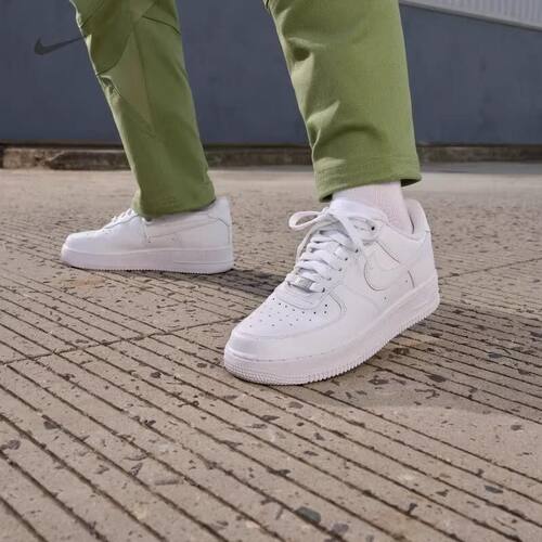 尖货丨Nike耐克女子AF1纯白空军一号低帮板鞋休闲鞋DD8959-100