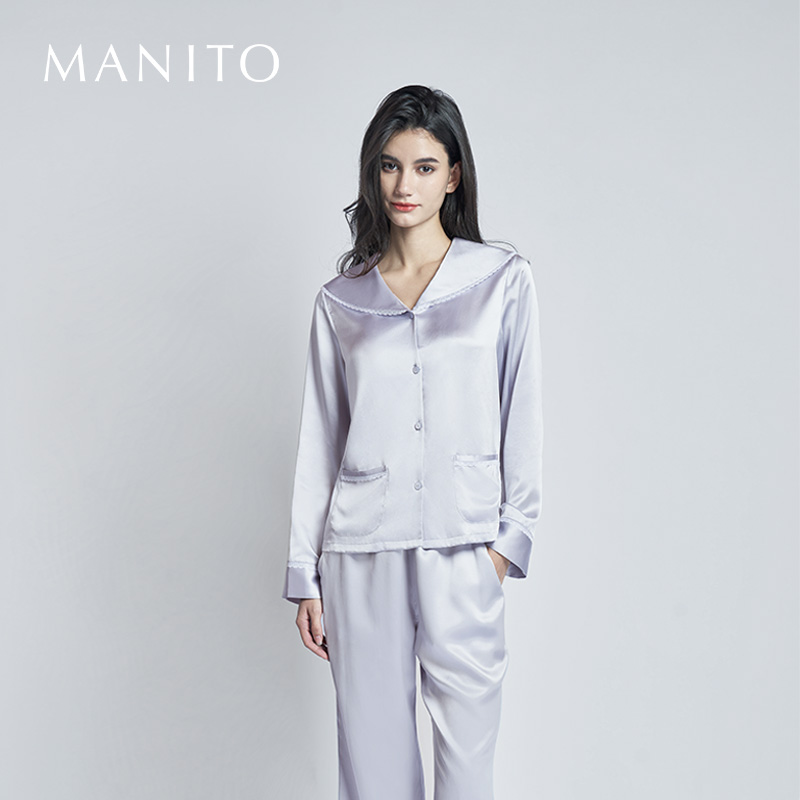 设计灵感来自于撞色结合MANITOlogo刺绣