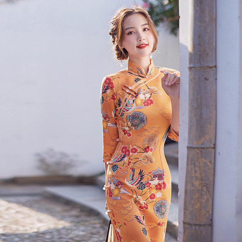 黄色旗袍少女气质走秀旗袍长款演出2021年秋季高档优雅显瘦连衣裙