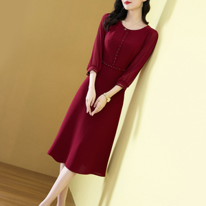 酒红色晚宴会礼服连衣裙女九分袖2025春秋新款名媛气质妈妈A字裙