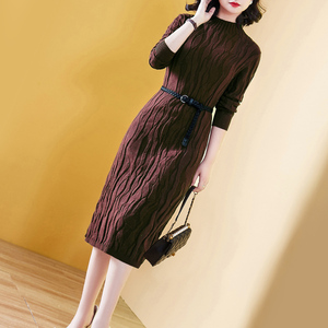 秋裙2025年高档春秋打底修身配大衣的内搭连衣裙针织毛衣裙子气质