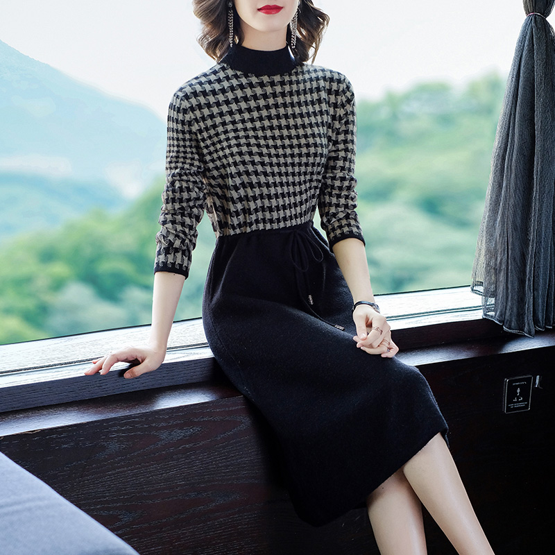 内搭打底加厚遮肚过膝针织连衣裙