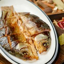 湖北特产香辣卤鲫鱼手撕酱卤即食风干卤制