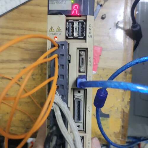 可维修安川驱动器 SGDV-R90A11A 设备上拆的，。议价