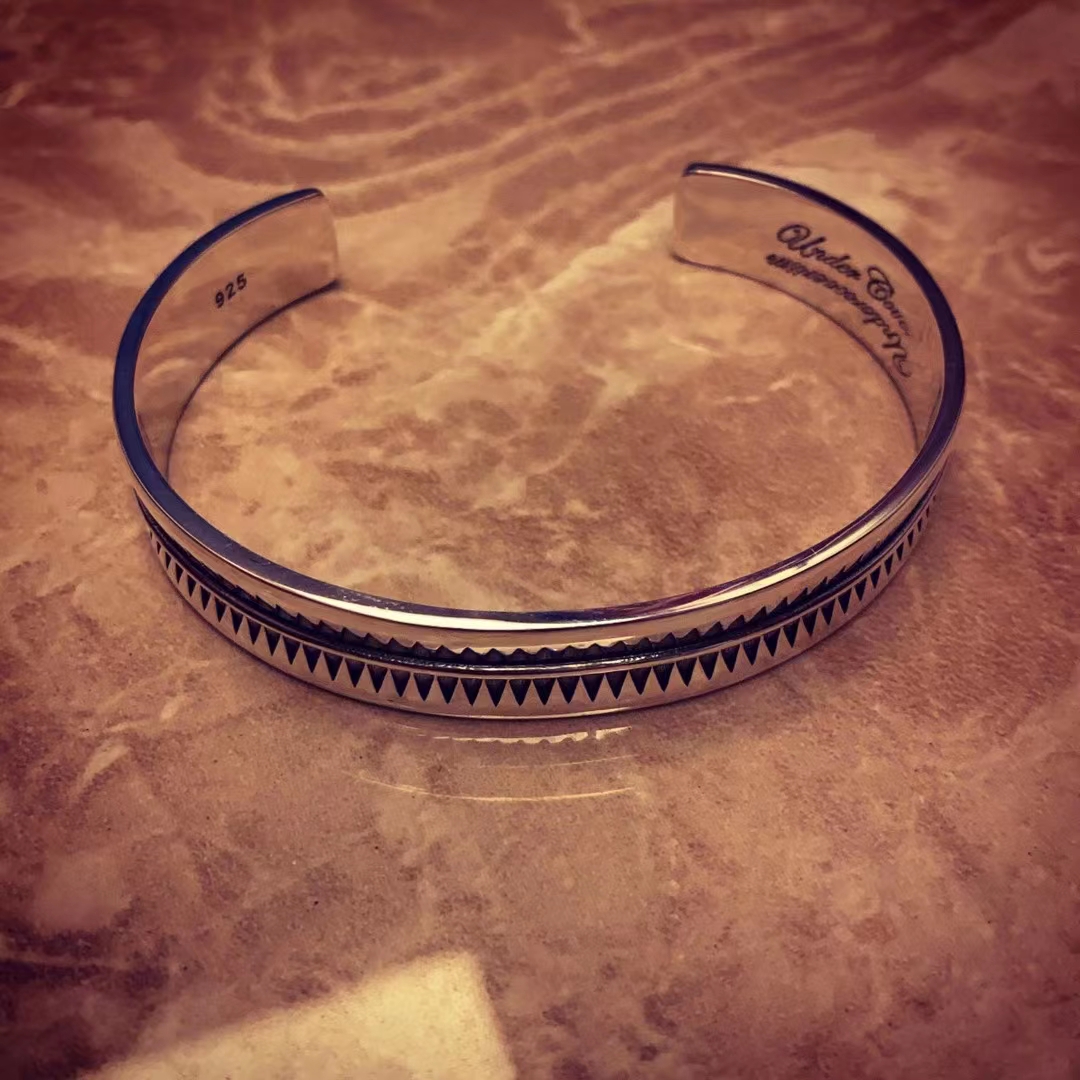 工装飞行员 余文乐 undercover 925银高桥盾纹身图腾雕刻锯齿手镯