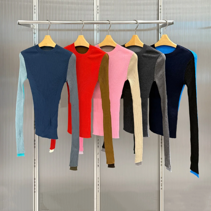 现货江南2025冬款女装时尚撞色拼接修身圆领套头针织衫 5P0311250