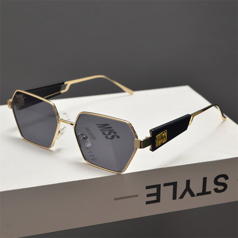 thumbnail for European and American Retro Polygonal Small Face Slimming Sunglasses for Men and Women, Trendy High-End Punk Style Hip-Hop Disco Sunglasses