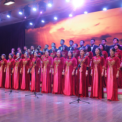 合唱伴奏宋祖英独唱伴奏我们的生活充满阳光管弦编曲制作送合唱谱