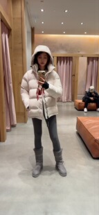 款 加拿大ARITZIA 雾面经典 Puff 云朵泡芙鹅绒5格连帽羽绒服 Super