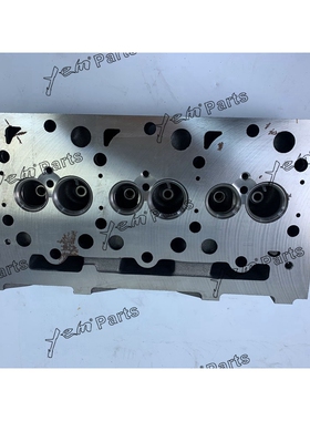 供应适用久保田发动机挖掘机配件D1462气缸盖