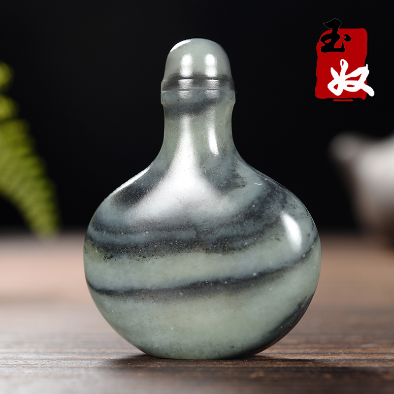 新疆和田地区天然和田玉/青花墨玉籽料/鼻烟壶/把件/摆件