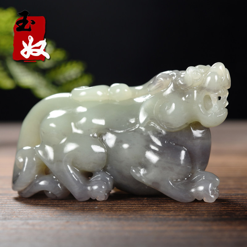 青海老坑料天然冰底湖水绿带艳丽紫色和田玉/手工雕刻/貔貅/摆件