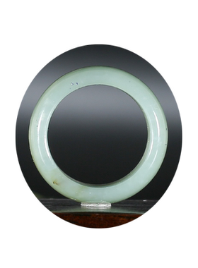 新疆且末县瓷蓝带糖天然和田玉