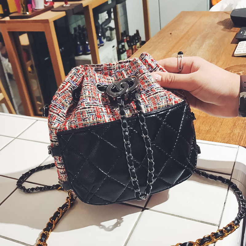 2019新款潮链条水桶包小包包女抽带撞色编织单肩包包呢子斜挎女包