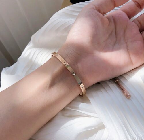 手镯女18K玫瑰金彩金钛钢