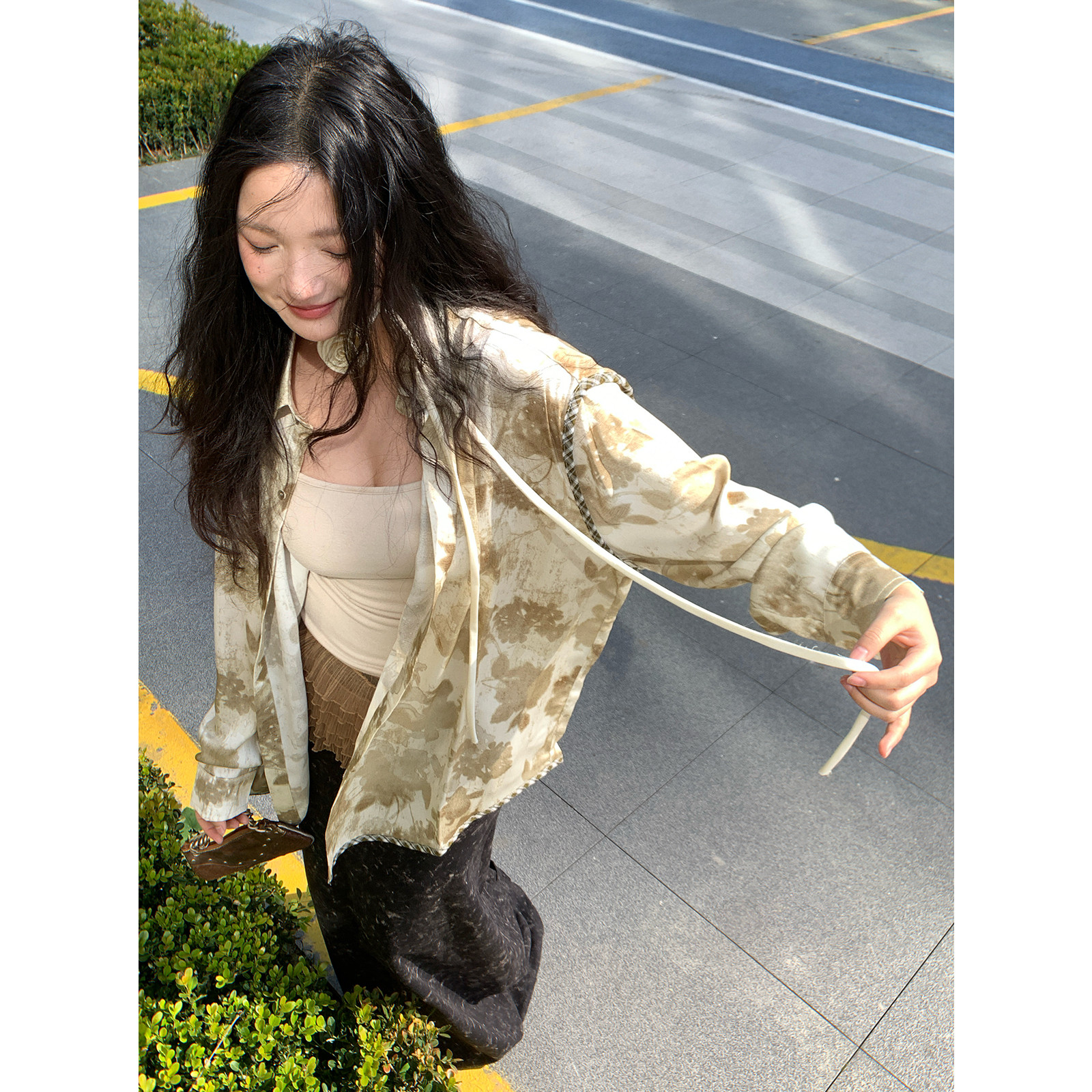 JDL MODE 2025春季复古美拉德黄绿色植物印花翻领衬衫女透气外套
