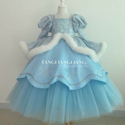 唐靓靓.冰雪女王公主礼服定制