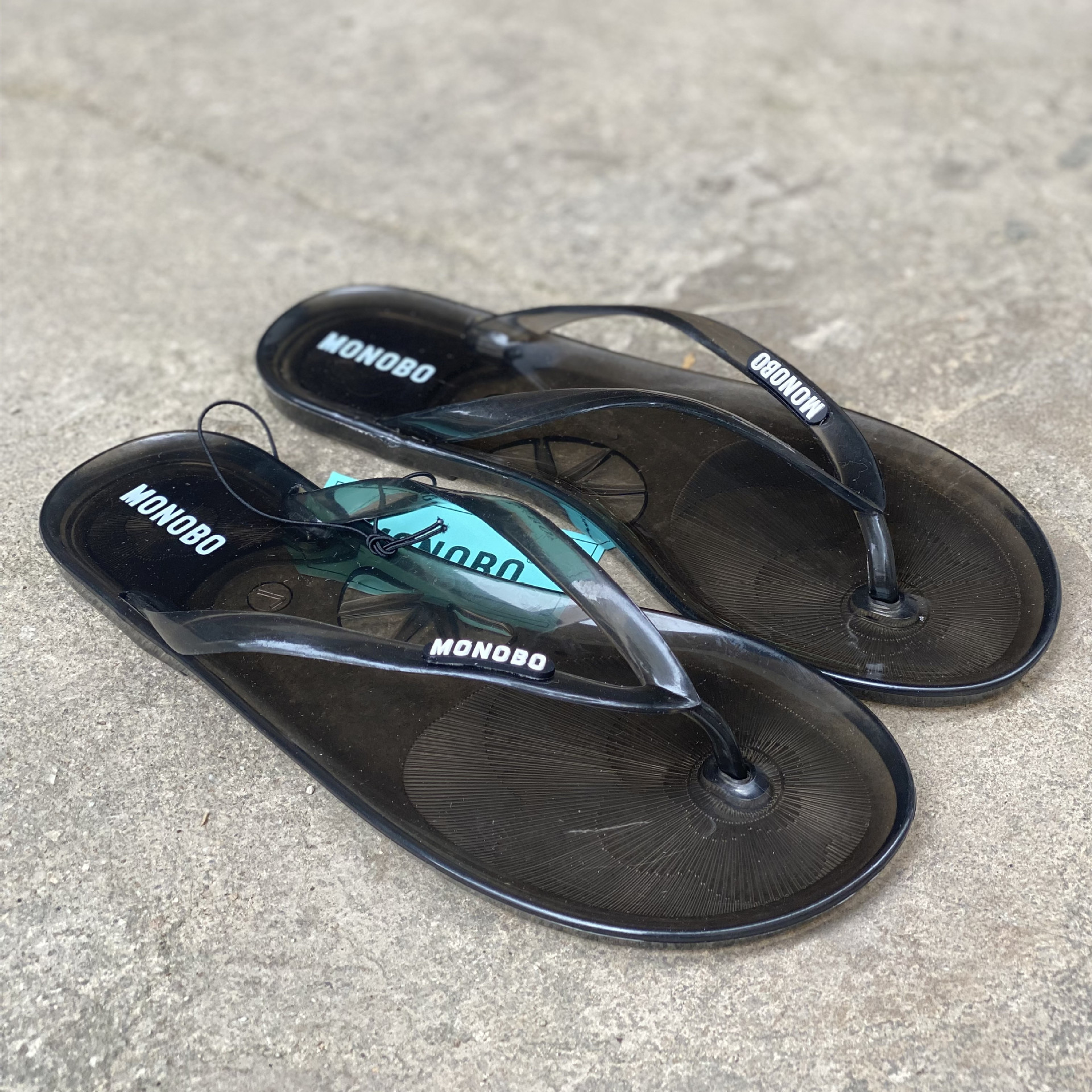 泰国平底人字拖休闲平跟PVC化纤