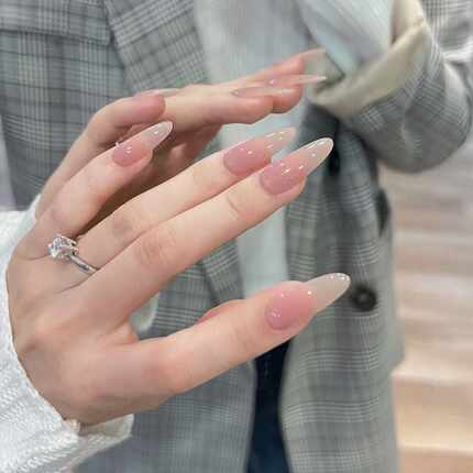 新品网红嬛嬛渐变高级质感穿戴甲婚甲美甲贴裸色新娘穿戴式气质