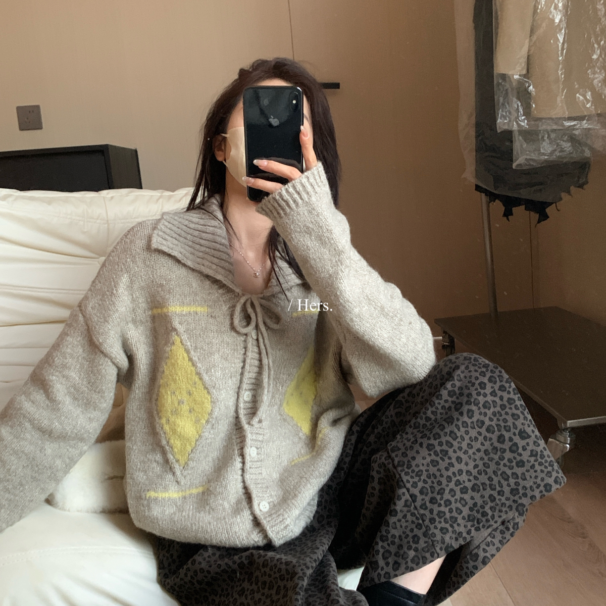 Hers-秋上新韩标简约复古日常通勤翻领系带保暖毛衣92430