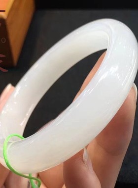 和田白玉手镯女款羊脂珠宝首饰